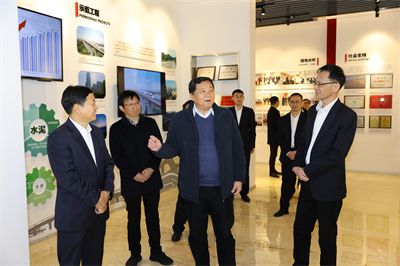 2023年2月，中國水泥協(xié)會(huì)會(huì)長高登榜來紅獅集團(tuán)調(diào)研指導(dǎo)